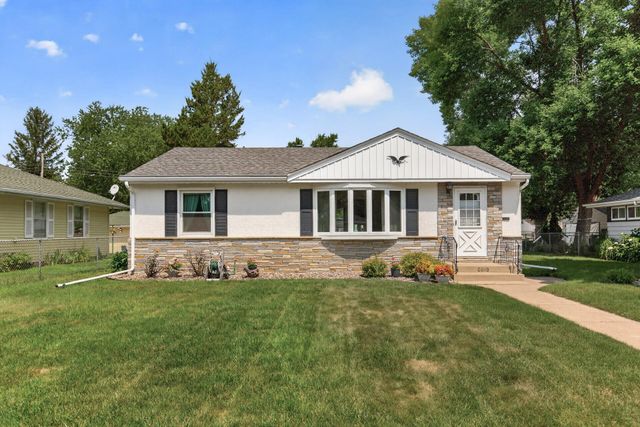 6618 Fairview Avenue N, Crystal, MN 55428