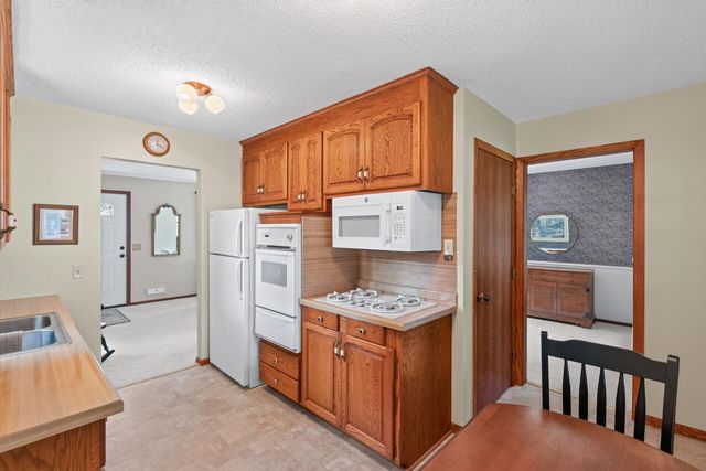 6618 Fairview Avenue N, Crystal, MN 55428