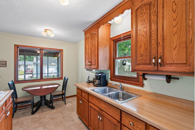 6618 Fairview Avenue N, Crystal, MN 55428