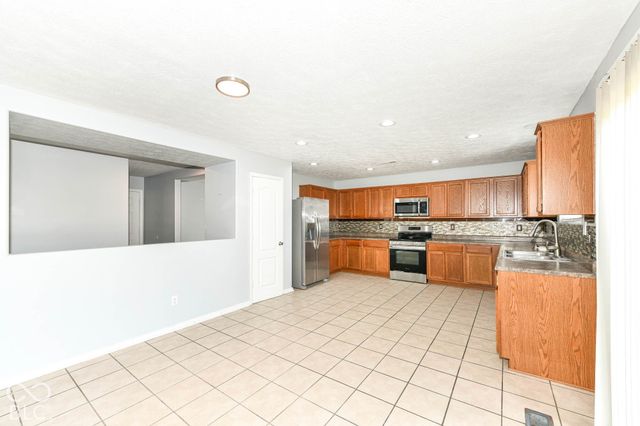 8030 Cole Wood Boulevard, Indianapolis, IN 46239