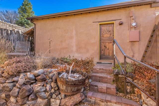 481 Camino Don Miguel, Santa Fe, NM 87505