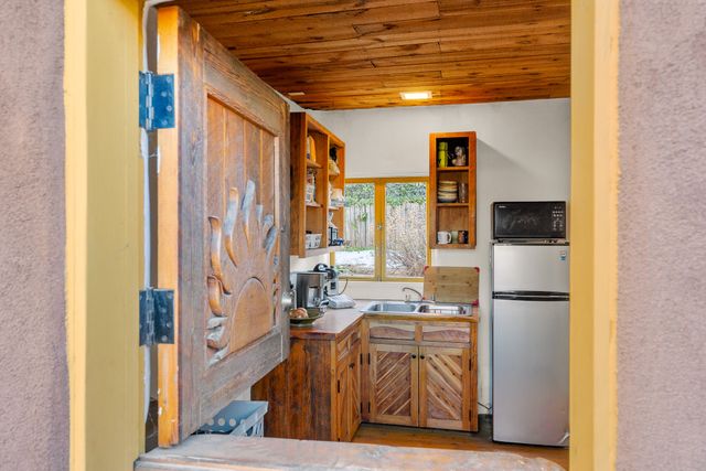 481 Camino Don Miguel, Santa Fe, NM 87505