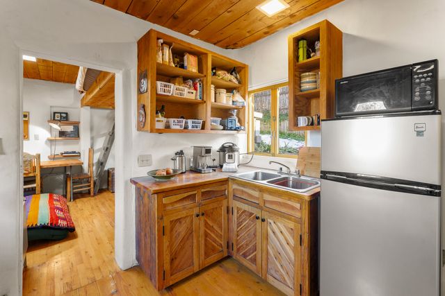 481 Camino Don Miguel, Santa Fe, NM 87505