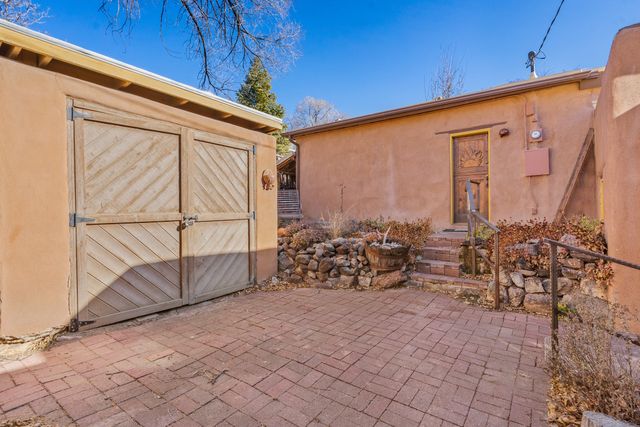 481 Camino Don Miguel, Santa Fe, NM 87505