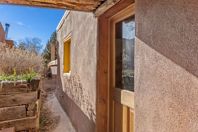 481 Camino Don Miguel, Santa Fe, NM 87505