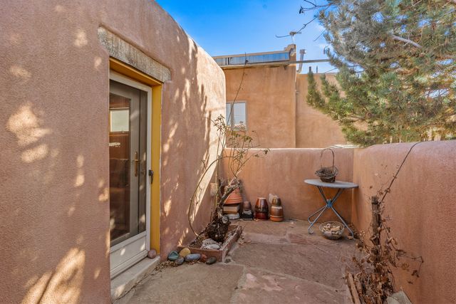 481 Camino Don Miguel, Santa Fe, NM 87505