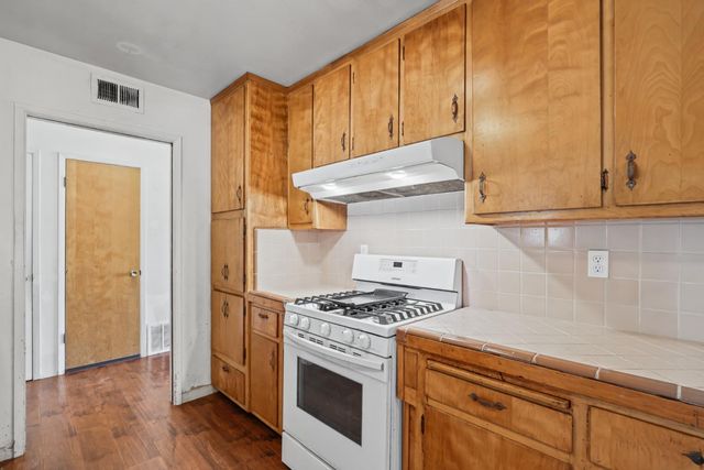 2221 Rainbow Avenue, Sacramento, CA 95821