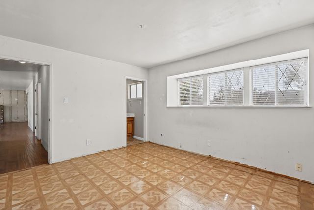 2221 Rainbow Avenue, Sacramento, CA 95821