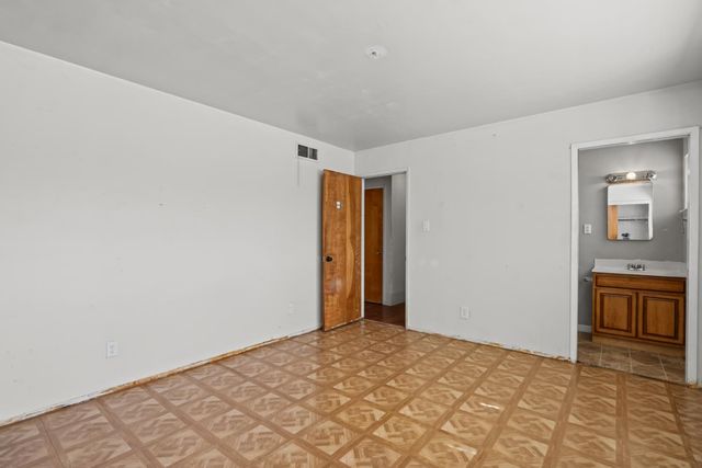 2221 Rainbow Avenue, Sacramento, CA 95821