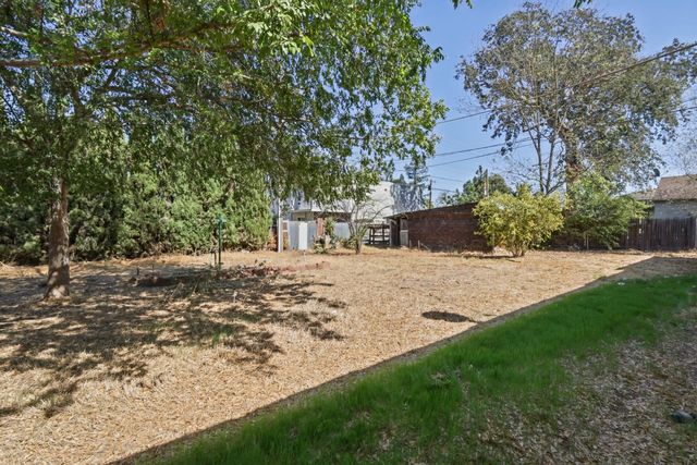 2221 Rainbow Avenue, Sacramento, CA 95821