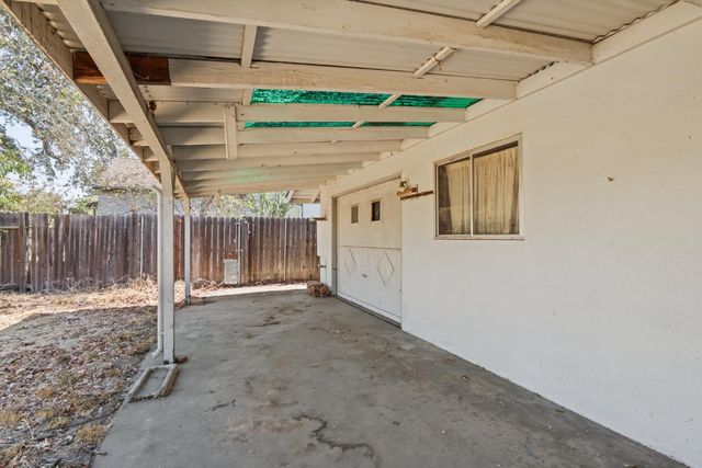2221 Rainbow Avenue, Sacramento, CA 95821