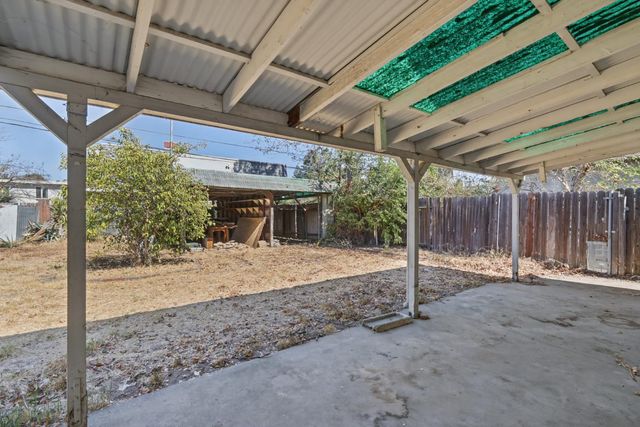 2221 Rainbow Avenue, Sacramento, CA 95821