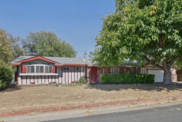 2221 Rainbow Avenue, Sacramento, CA 95821