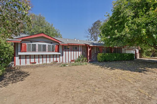 2221 Rainbow Avenue, Sacramento, CA 95821