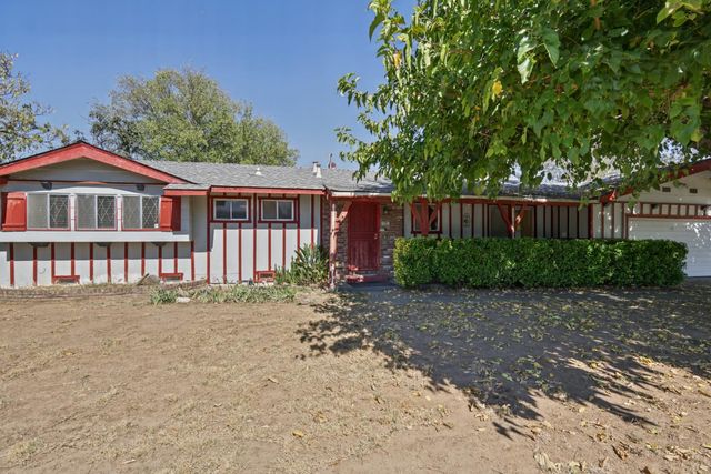 2221 Rainbow Avenue, Sacramento, CA 95821