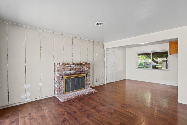 2221 Rainbow Avenue, Sacramento, CA 95821