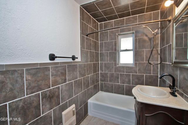 8415 Mount Ranier Drive, El Paso, TX 79904