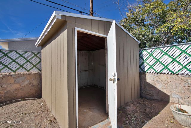 8415 Mount Ranier Drive, El Paso, TX 79904