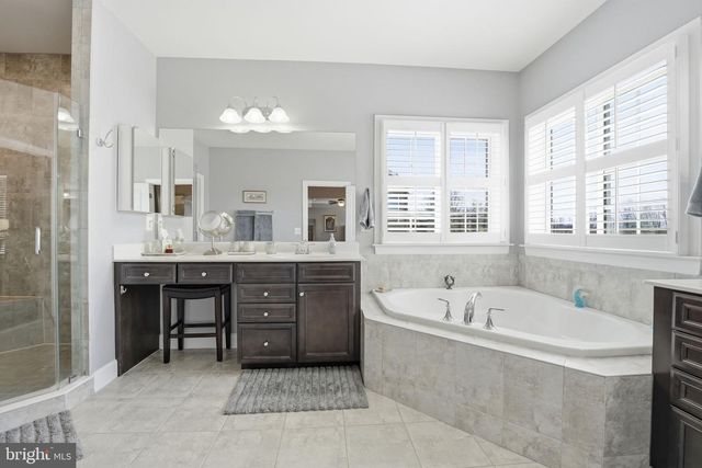 7525 HUNTER WOODS DR, Manassas, VA 20111