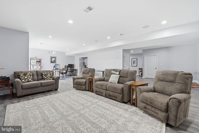 7525 HUNTER WOODS DR, Manassas, VA 20111