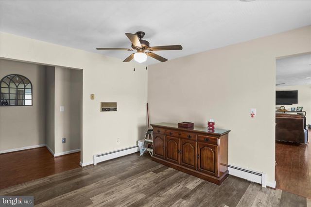 88 SUNSET DR, Hanover, PA 17331
