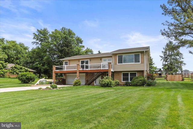 88 SUNSET DR, Hanover, PA 17331