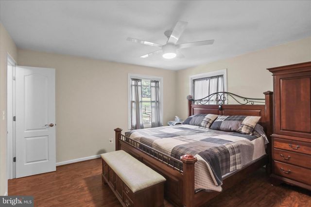 88 SUNSET DR, Hanover, PA 17331