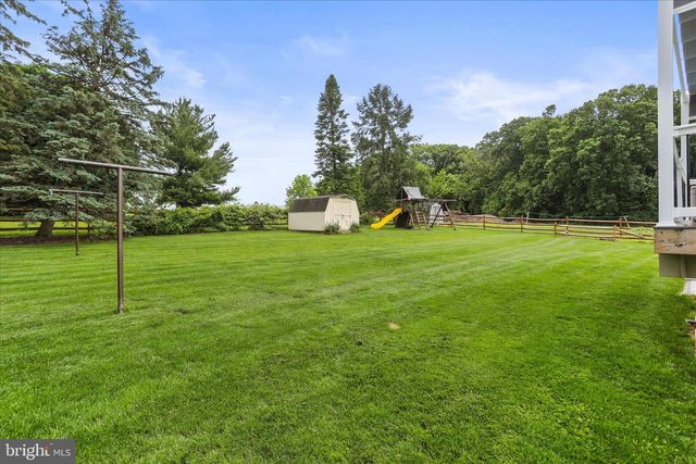 88 SUNSET DR, Hanover, PA 17331