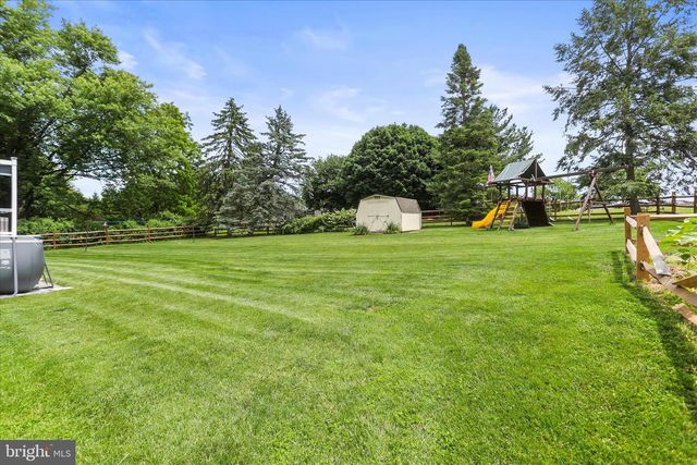 88 SUNSET DR, Hanover, PA 17331