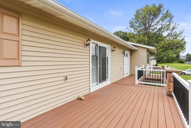 88 SUNSET DR, Hanover, PA 17331