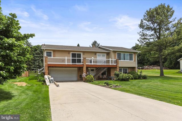 88 SUNSET DR, Hanover, PA 17331