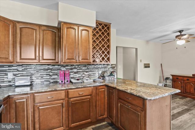 88 SUNSET DR, Hanover, PA 17331