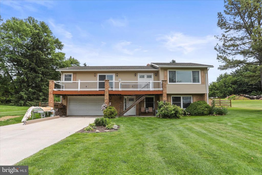 88 SUNSET DR, Hanover, PA 17331