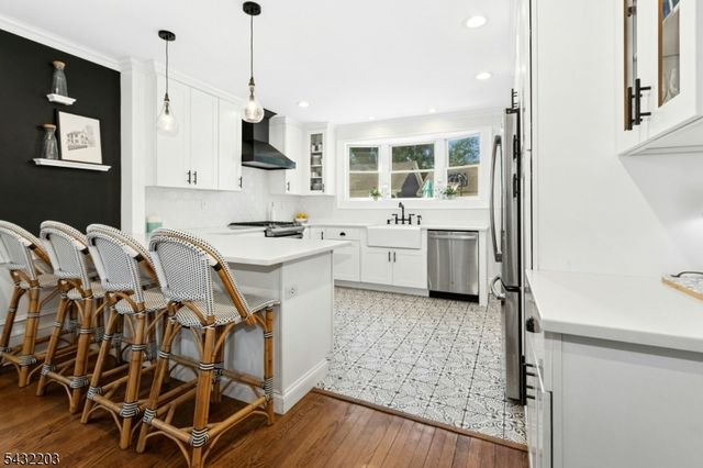 380 Elm Ave, Rahway City, NJ 07065