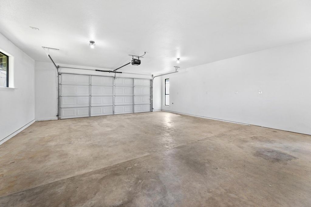 Image 14 of property listing at 41763 Horseshoe Way, Coarsegold, CA 93614