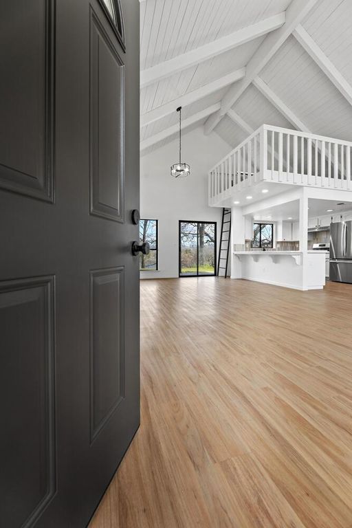 Image 2 of property listing at 41763 Horseshoe Way, Coarsegold, CA 93614