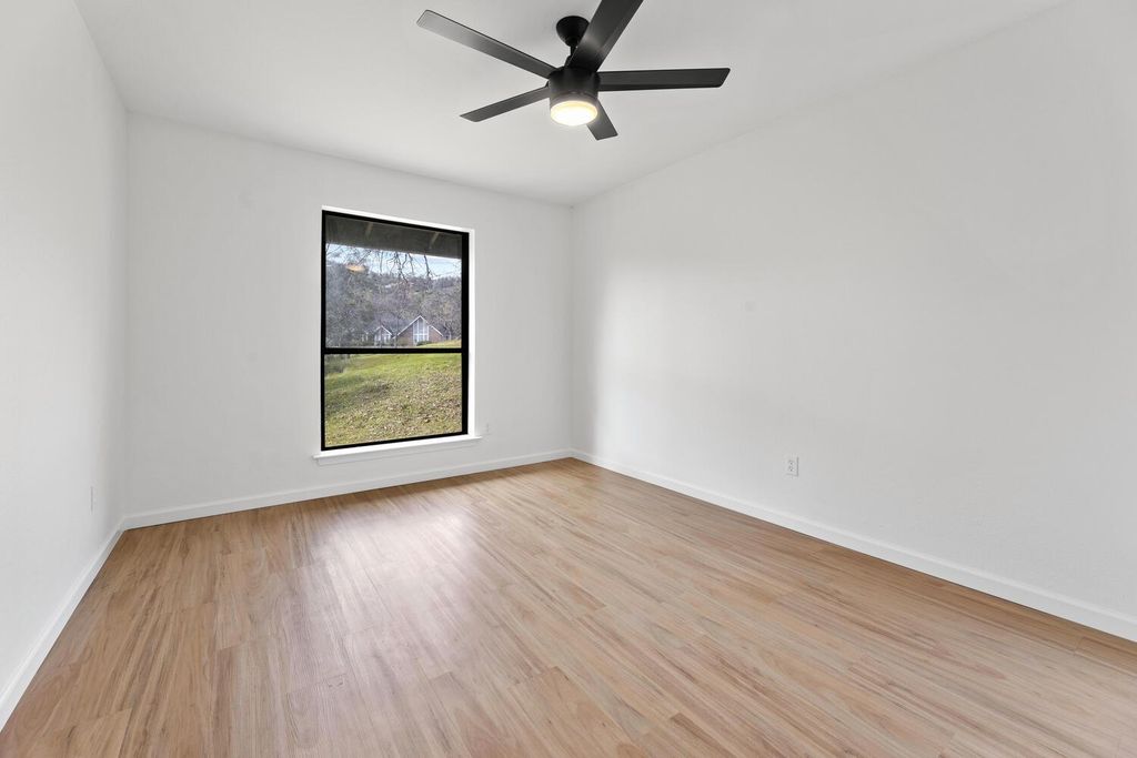 Image 21 of property listing at 41763 Horseshoe Way, Coarsegold, CA 93614