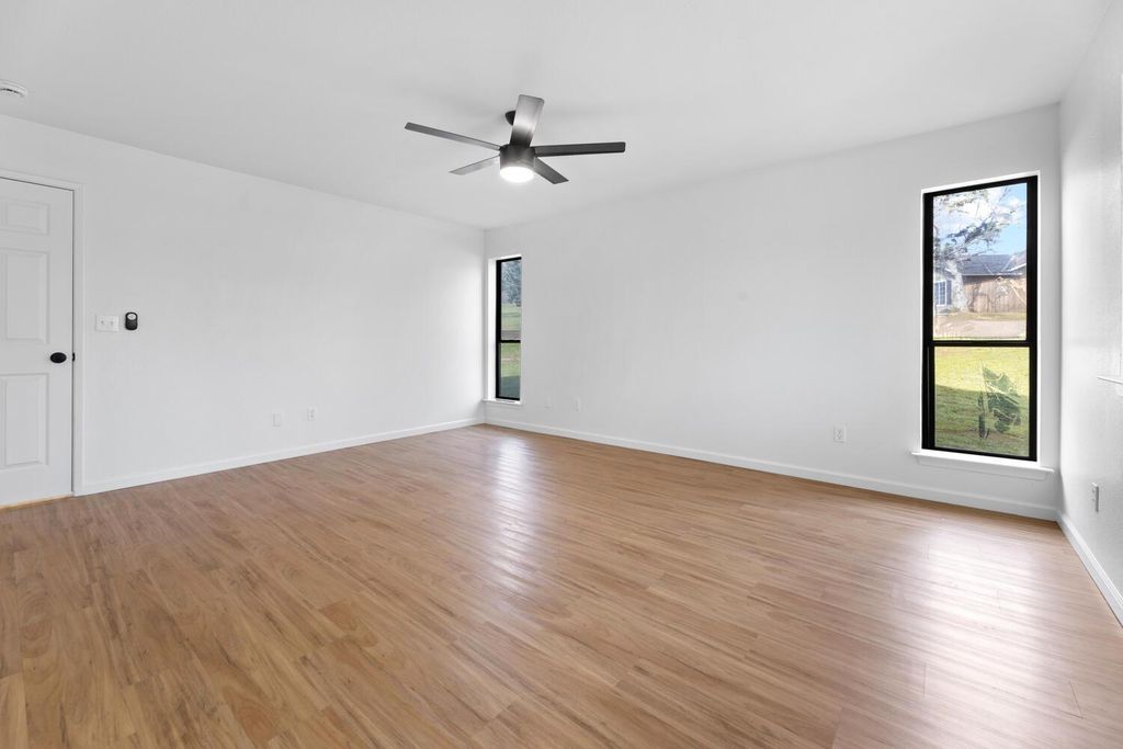 Image 24 of property listing at 41763 Horseshoe Way, Coarsegold, CA 93614