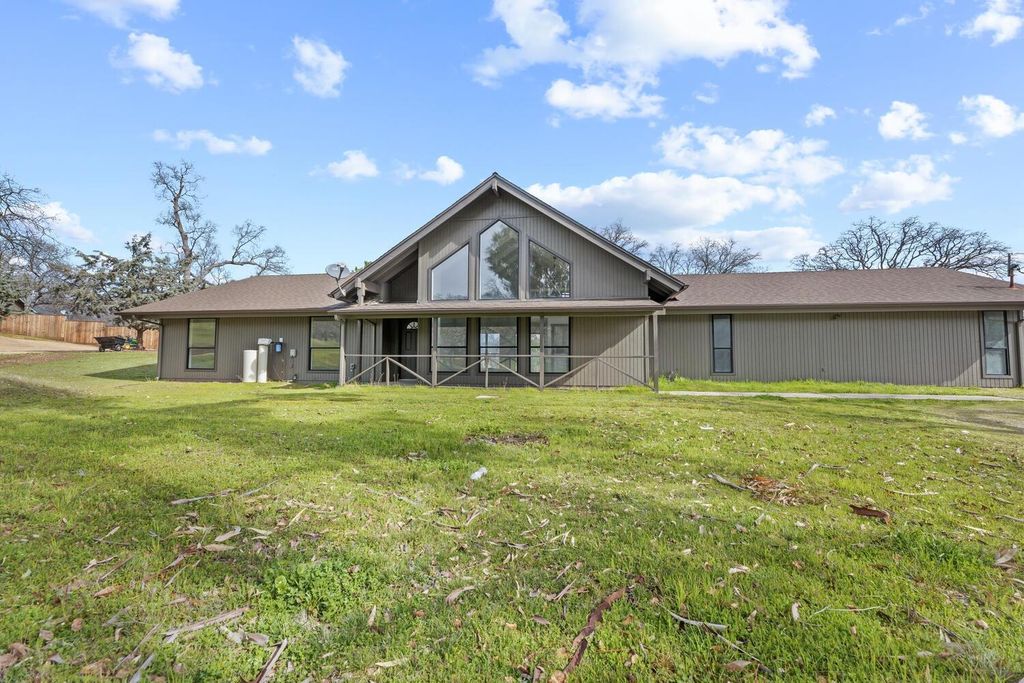 Image 33 of property listing at 41763 Horseshoe Way, Coarsegold, CA 93614