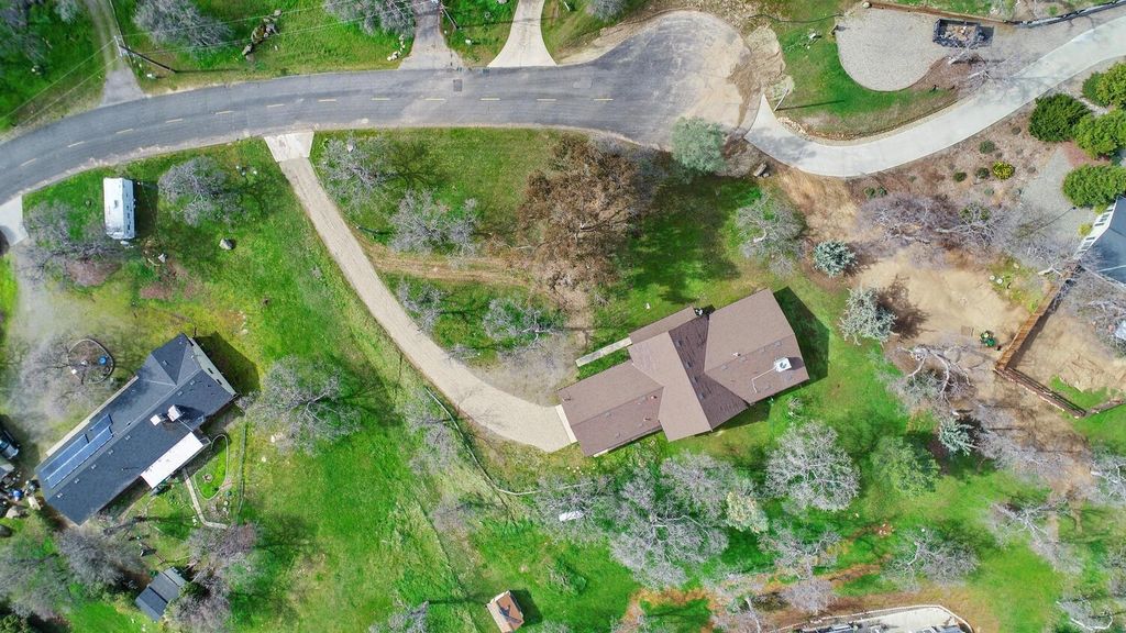 Image 41 of property listing at 41763 Horseshoe Way, Coarsegold, CA 93614