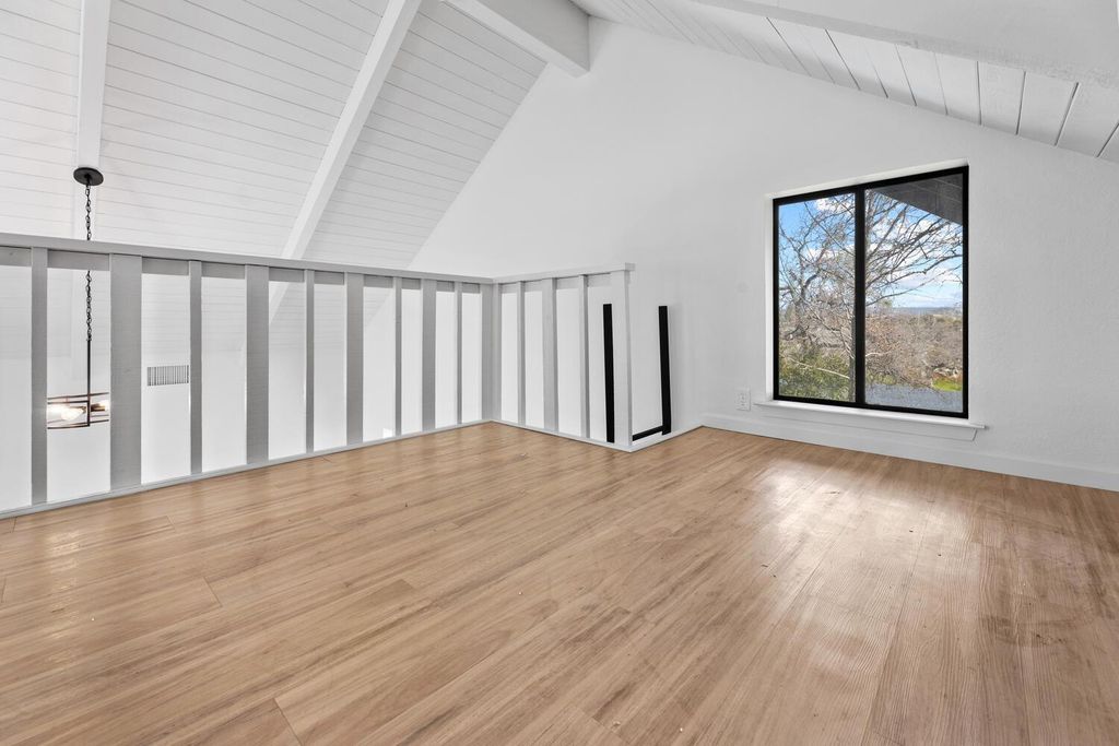 Image 7 of property listing at 41763 Horseshoe Way, Coarsegold, CA 93614