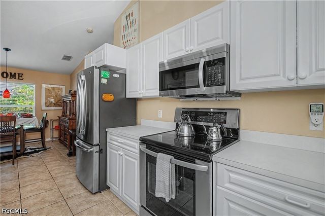 905 NE 17th ST, Cape Coral, FL 33909