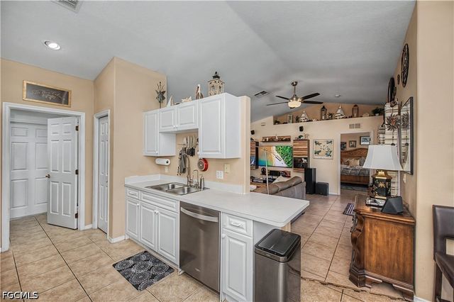 905 NE 17th ST, Cape Coral, FL 33909