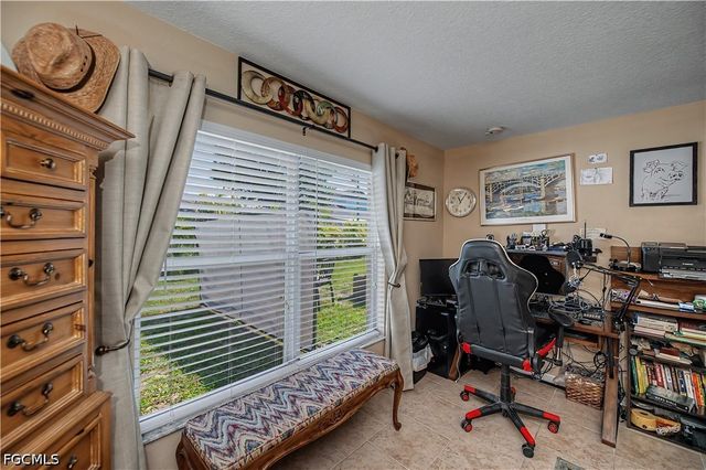 905 NE 17th ST, Cape Coral, FL 33909