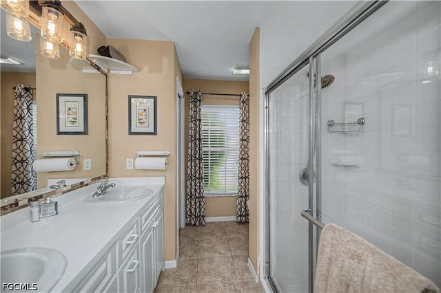 905 NE 17th ST, Cape Coral, FL 33909