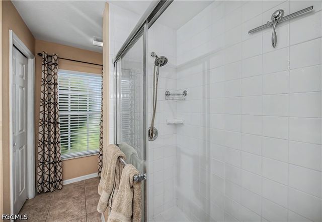 905 NE 17th ST, Cape Coral, FL 33909