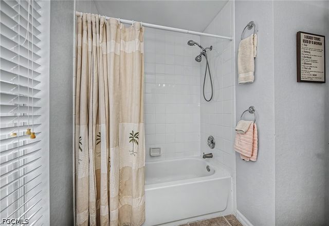 905 NE 17th ST, Cape Coral, FL 33909