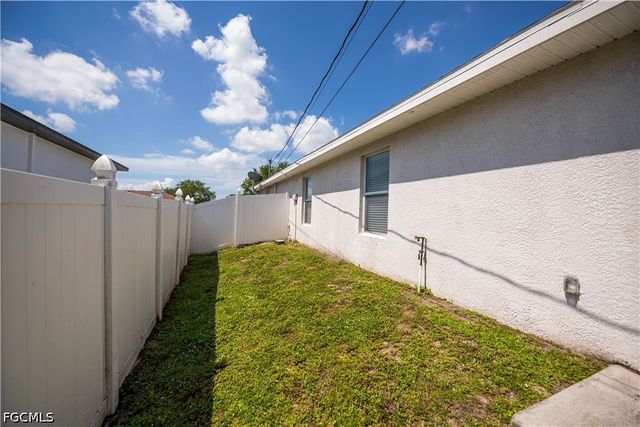 905 NE 17th ST, Cape Coral, FL 33909