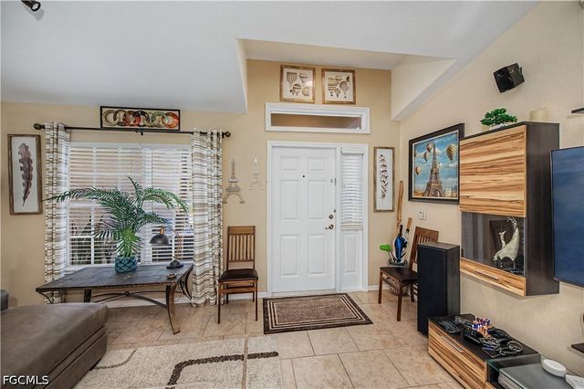 905 NE 17th ST, Cape Coral, FL 33909