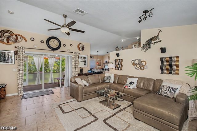 905 NE 17th ST, Cape Coral, FL 33909